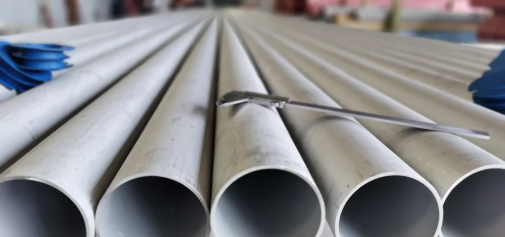 Hastelloy VS Stainless Steel - Pipe