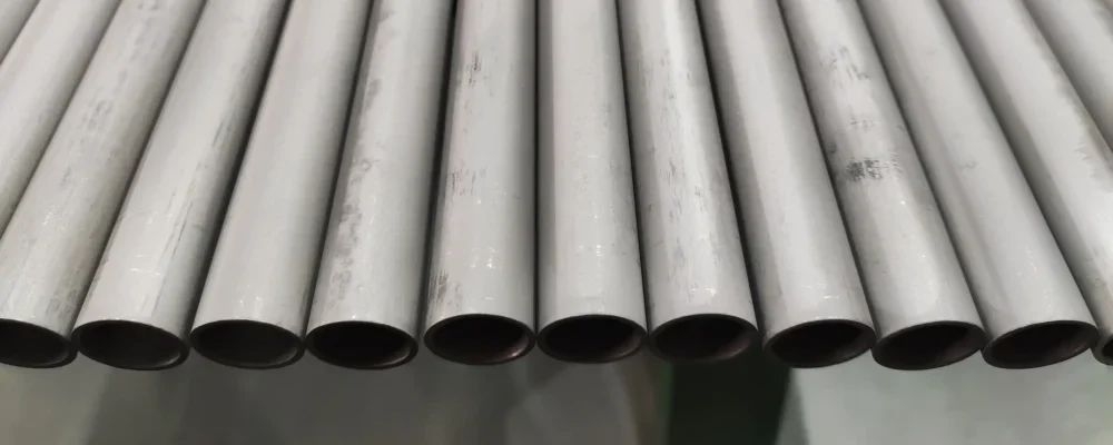 Do Hydrogen Peroxide And Stainless Steel React Chemically